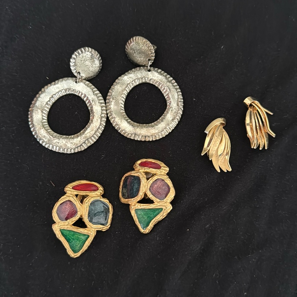 Vintage 1980s earrings, assortment clip on.
